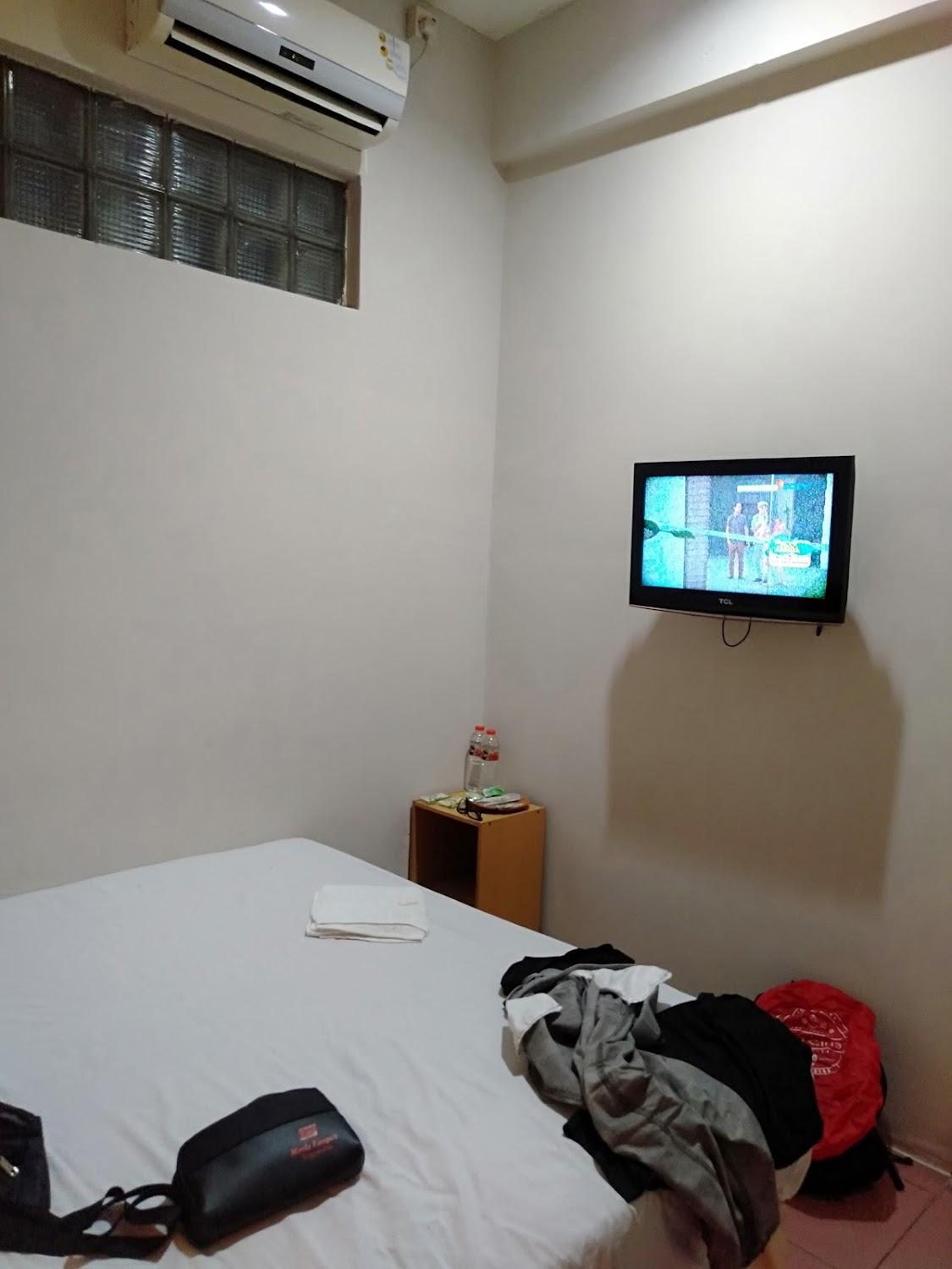 Cover Image for Hotel Dunia