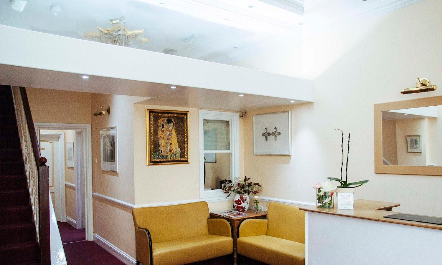 Cover Image for Lord Kensington Hotel