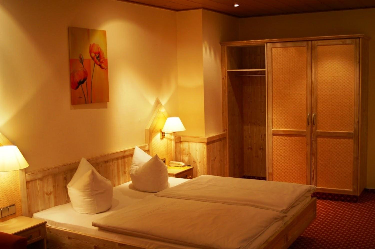 Cover Image for Central-Hotel