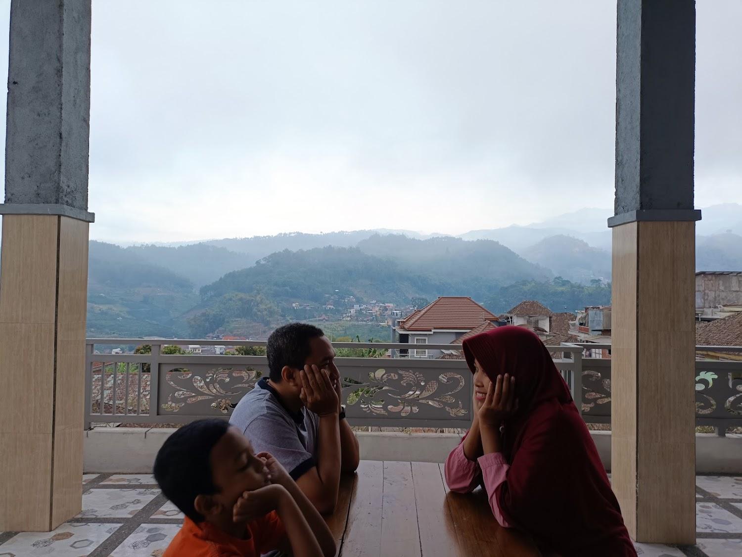 Cover Image for Urbanview Hotel Sky Batu Malang by RedDoorz