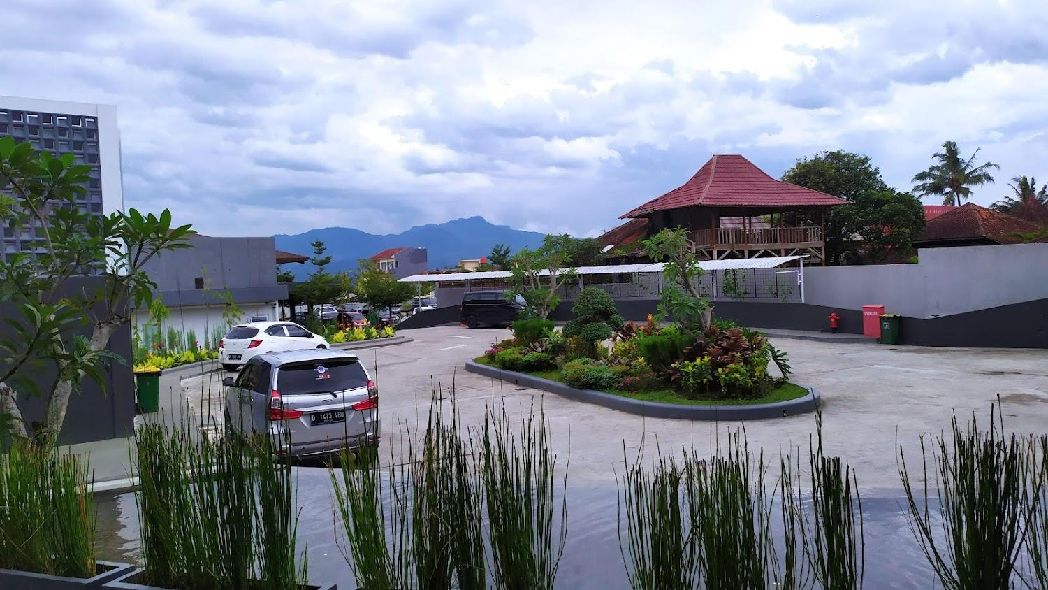 Cover Image for Hotel Santika Garut