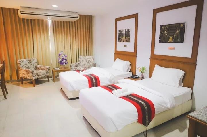 Cover Image for BC-BAT Hotel