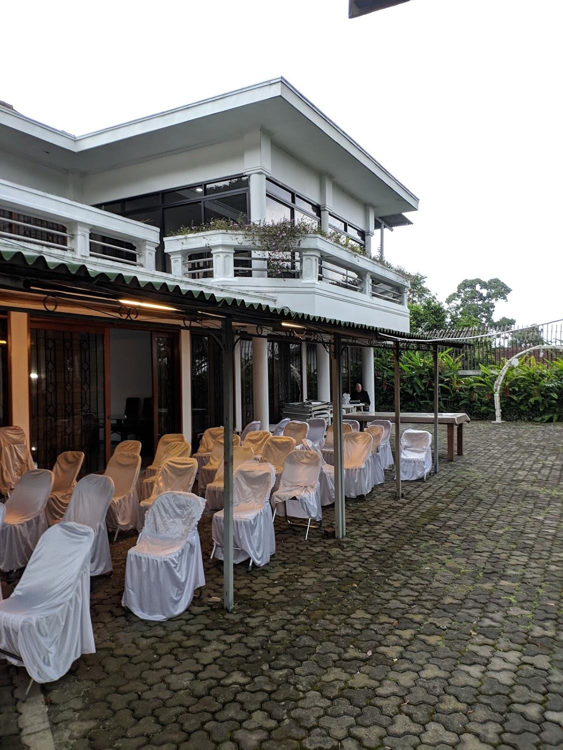 Cover Image for Private Family Villa