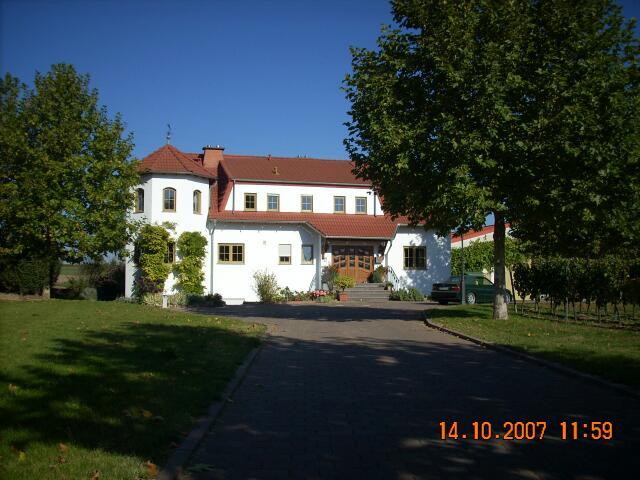 Cover Image for Weingut + Gästehaus Wein-Castel Weber