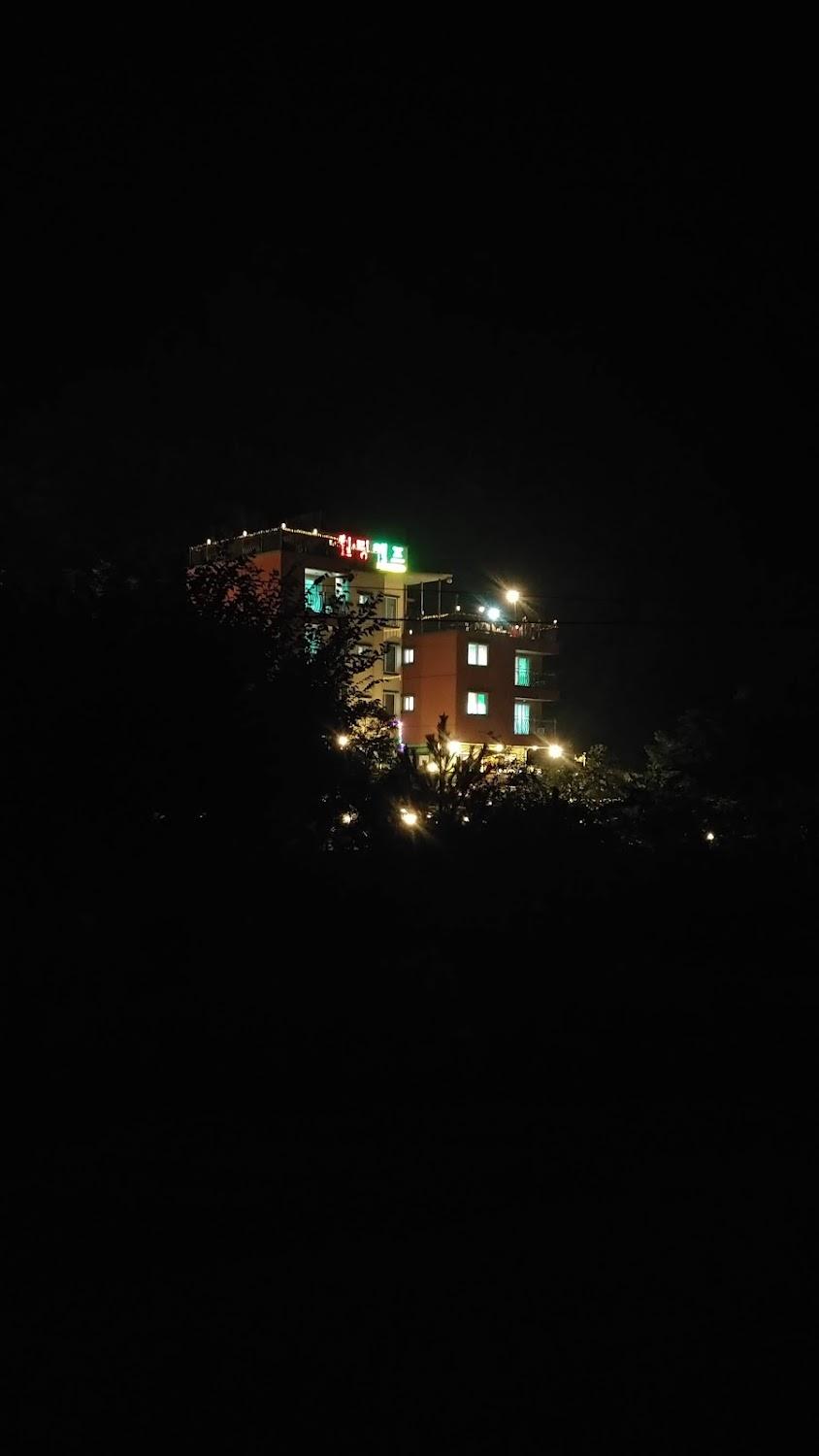 Cover Image for Danyang Healing Camp Bed and Breakfast