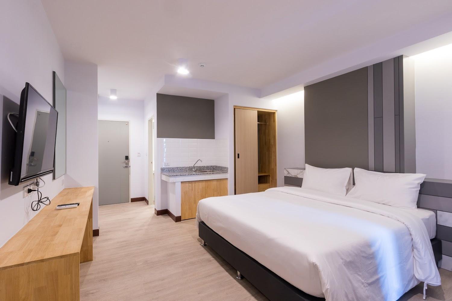 Cover Image for The Key Point Hotel