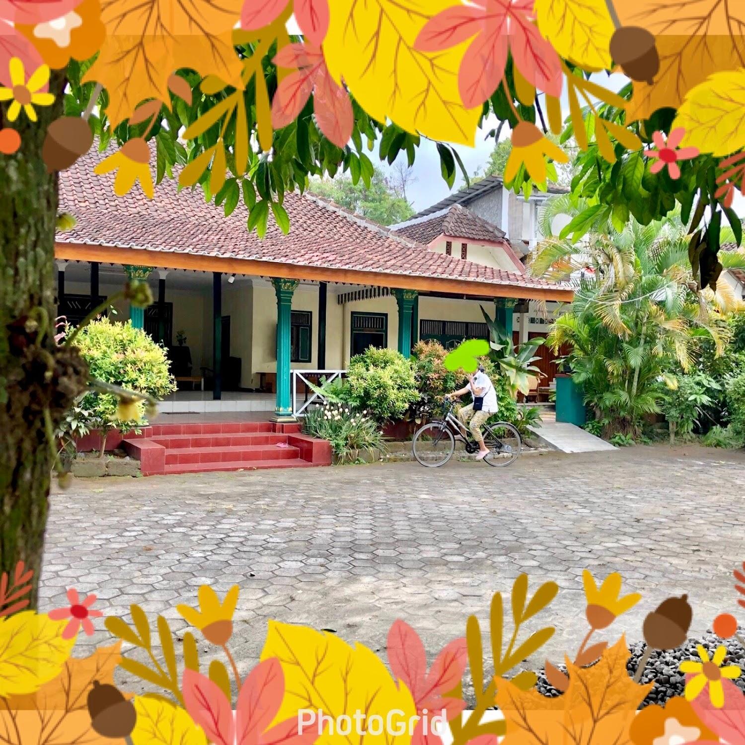 Cover Image for d'topadan Guest House (Ndalem Eyang Harto)