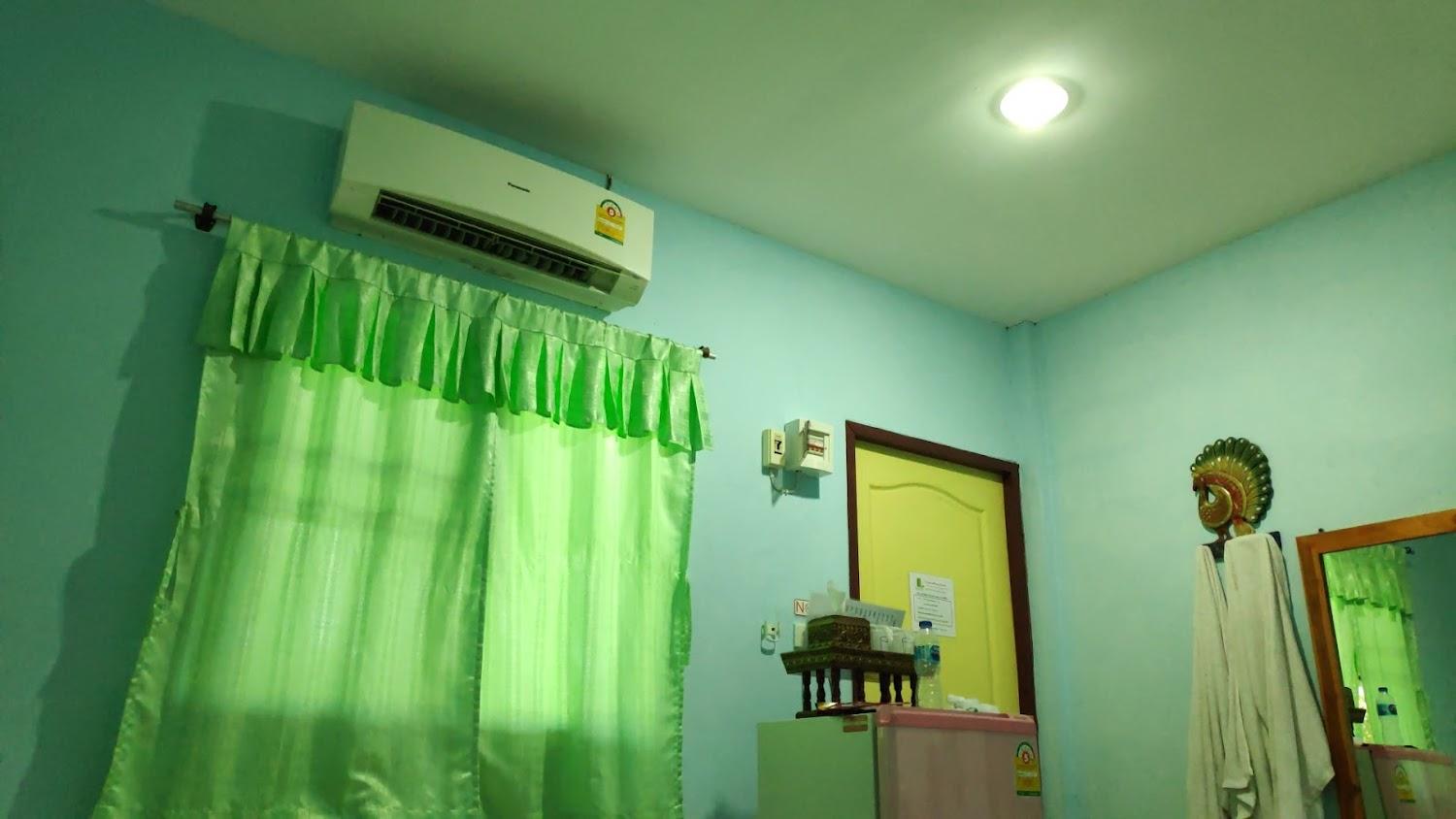 Cover Image for บ้านสวนศรีชมภูรีสอร์ท