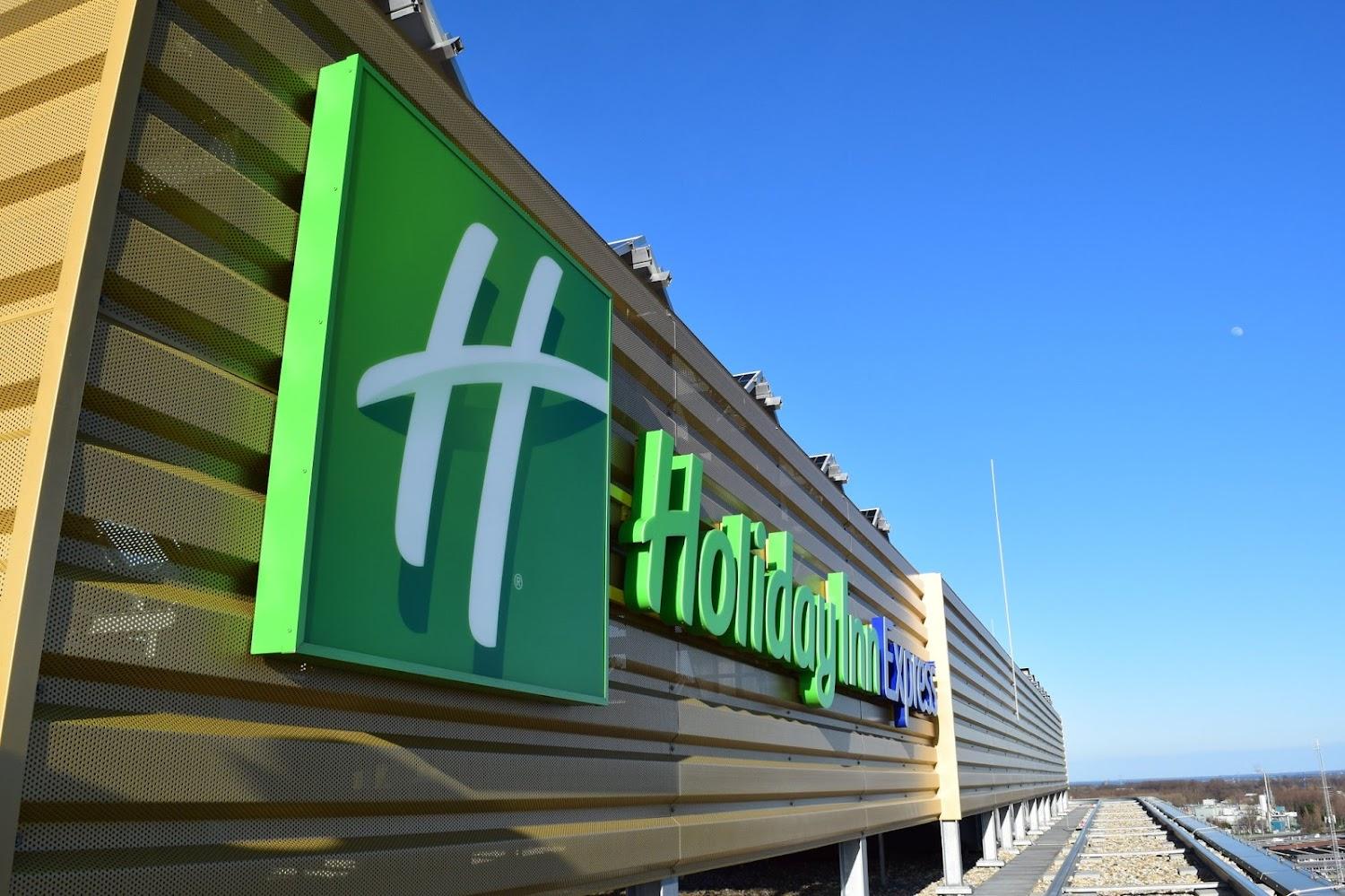 Cover Image for Holiday Inn Express Amsterdam - North Riverside, an IHG Hotel