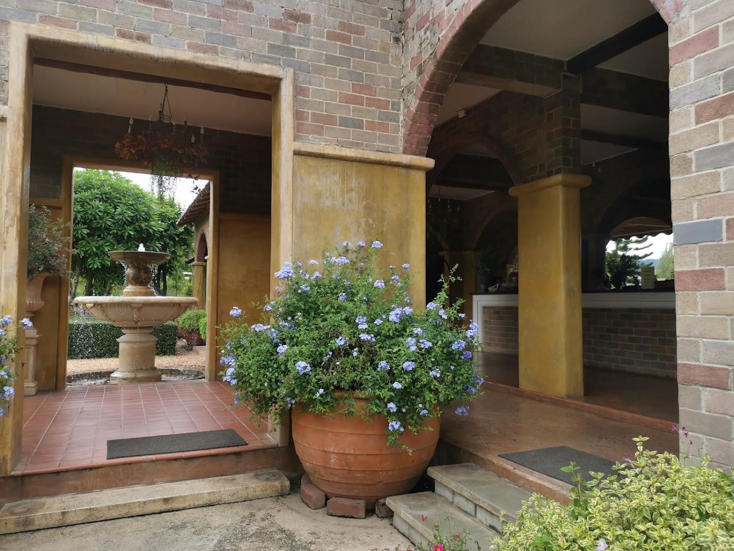 Cover Image for La Toscana