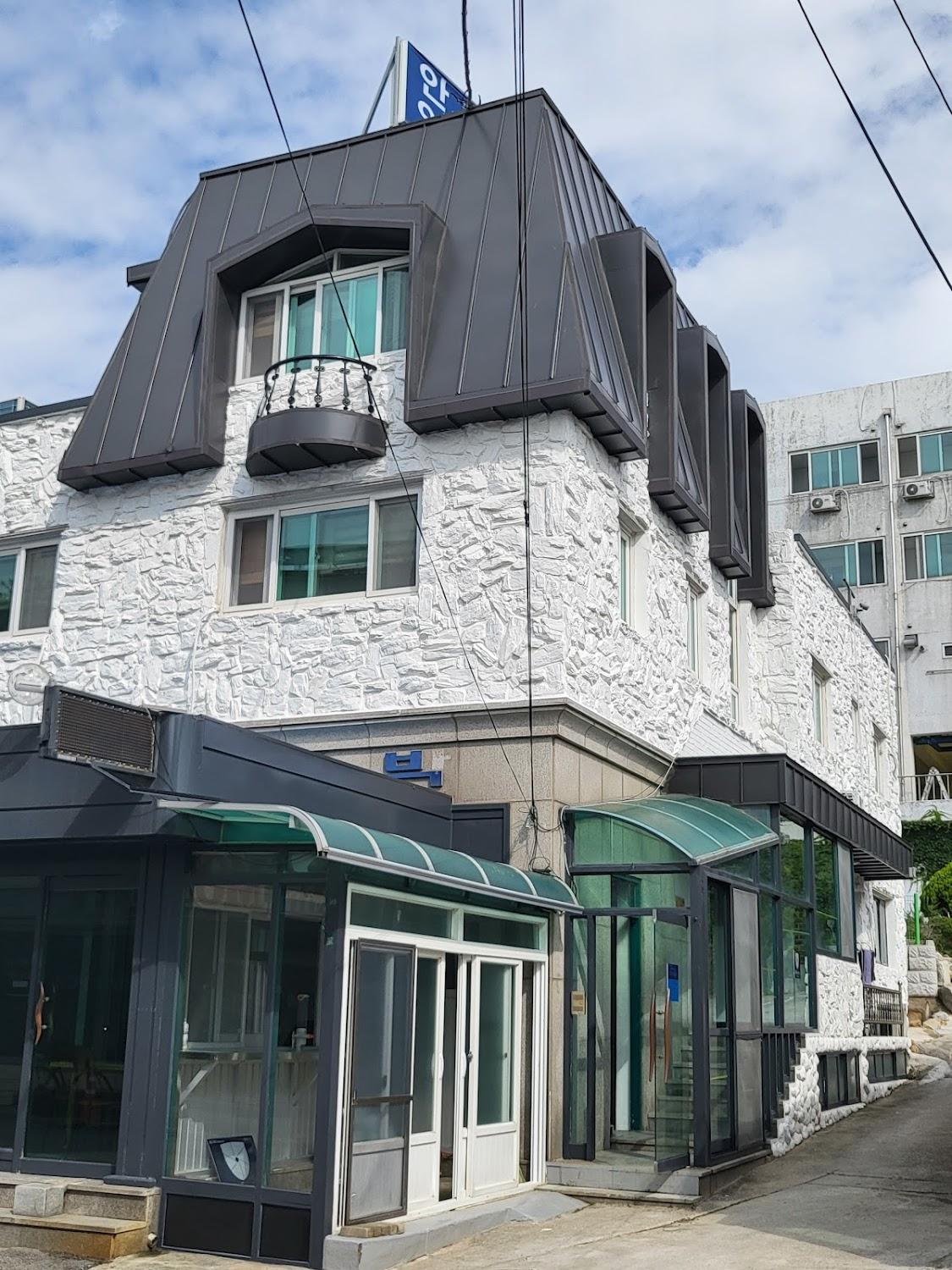 Cover Image for 안인펜션