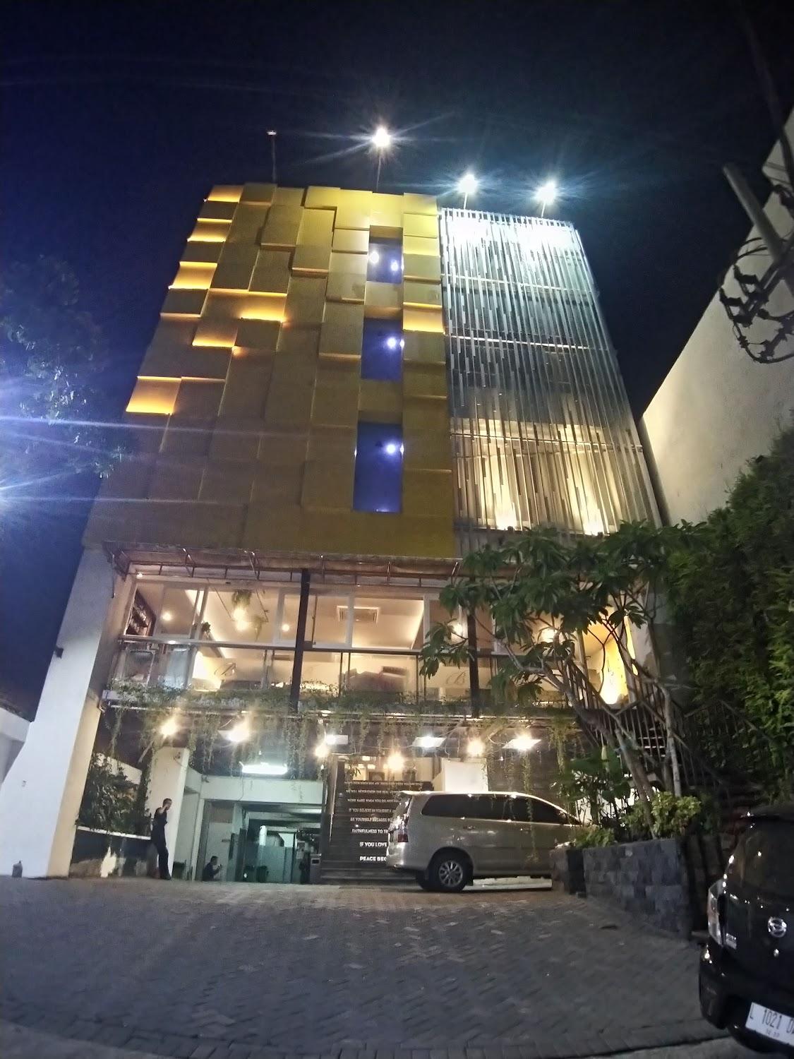 Cover Image for Best Hotel