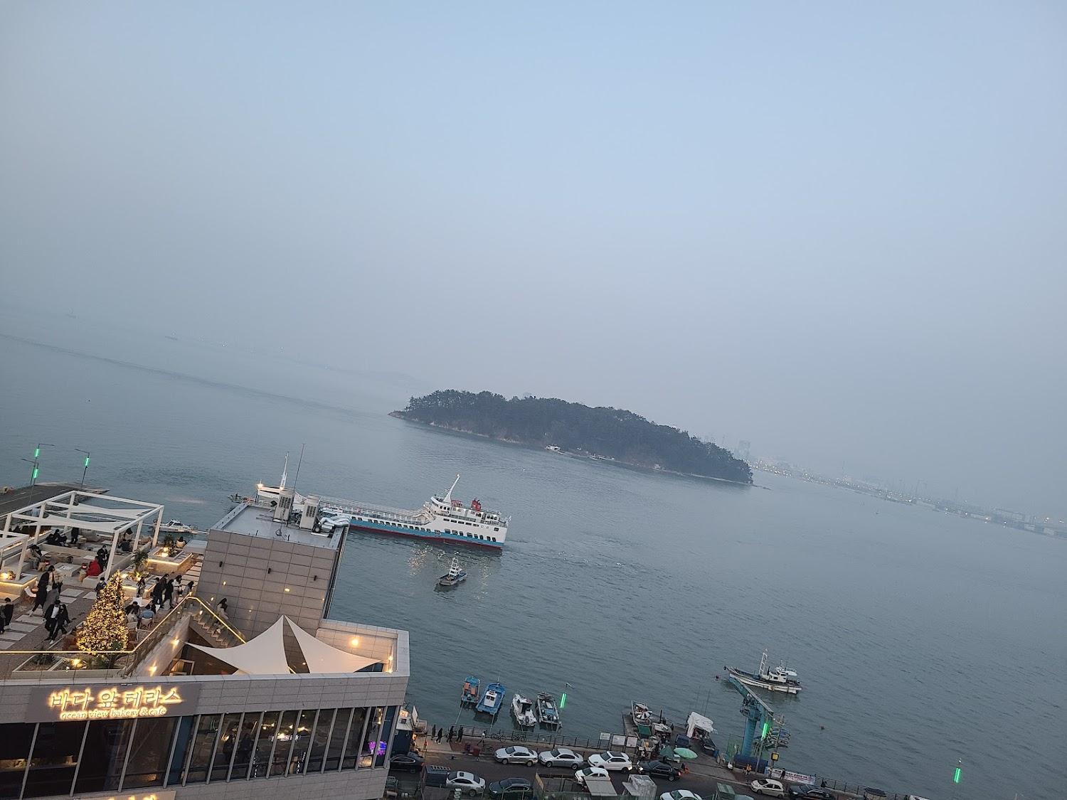 Cover Image for 인천공항 인터 루프탑 호텔