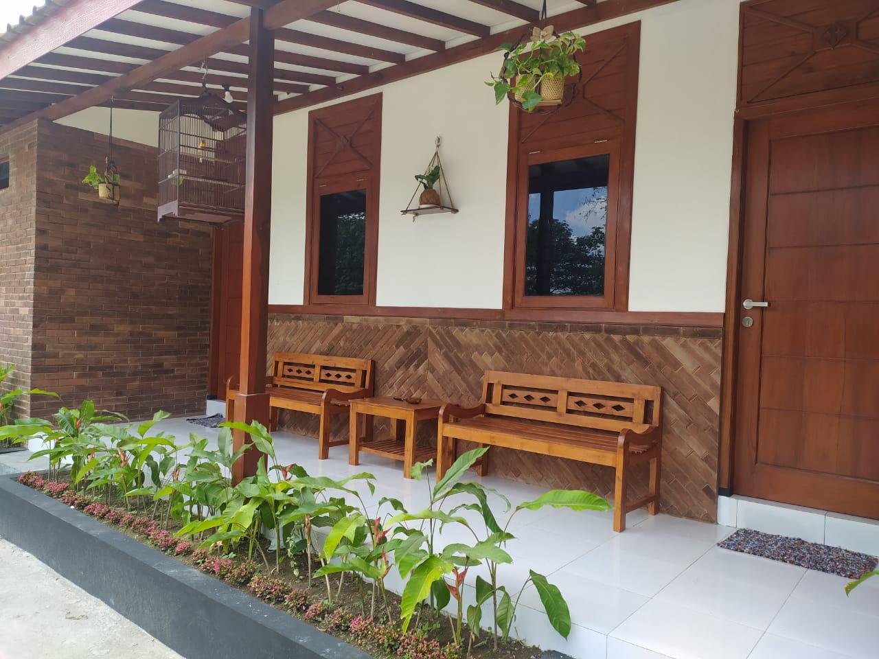 Cover Image for LAYA GUEST HOUSE