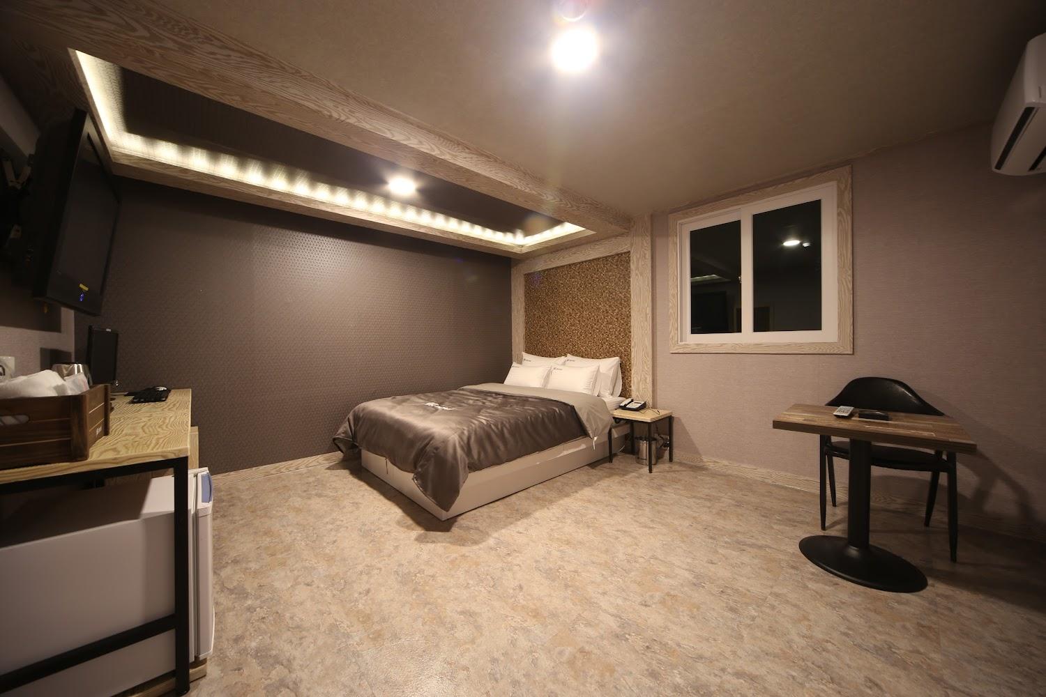 Cover Image for Yes Motel