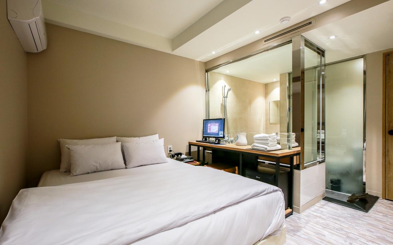 Cover Image for Celint Hotel
