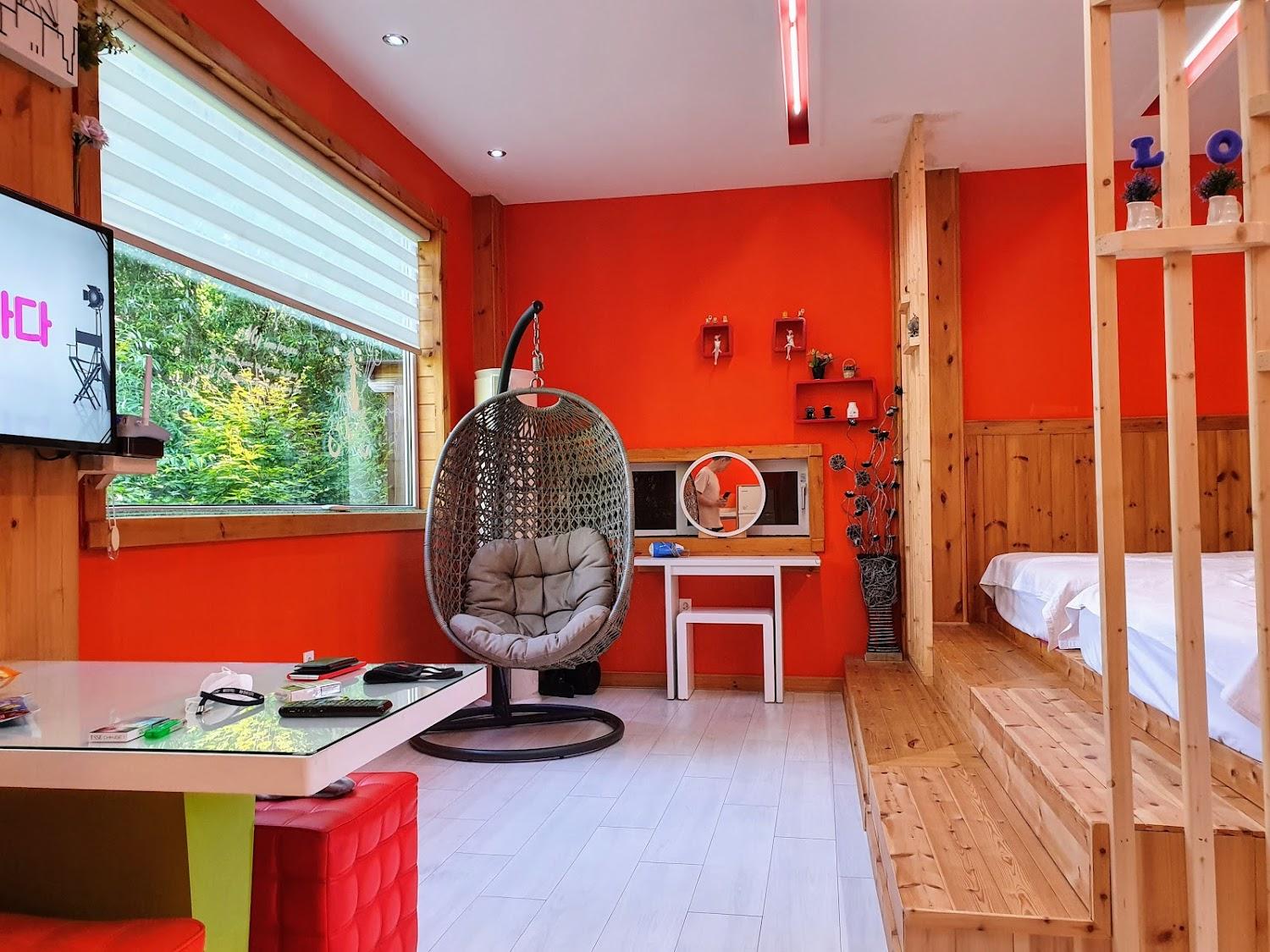 Cover Image for Pedora SPA Pension