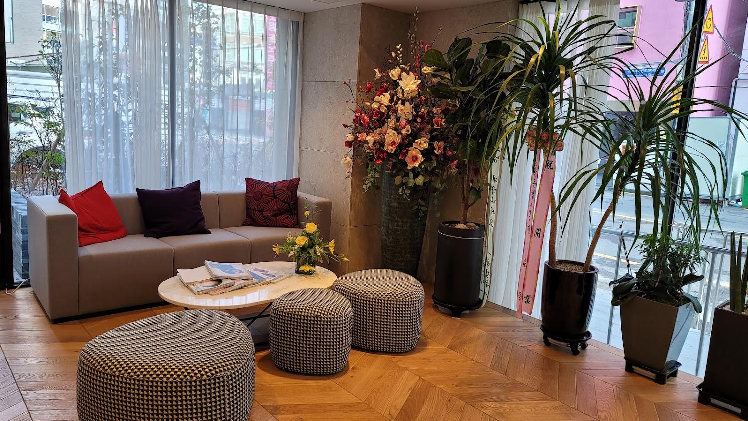 Cover Image for The Van Hotel
