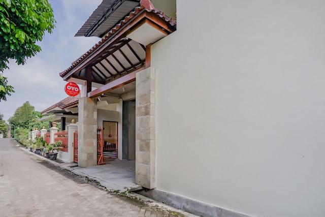 Cover Image for OYO 90210 Kenari House Syariah