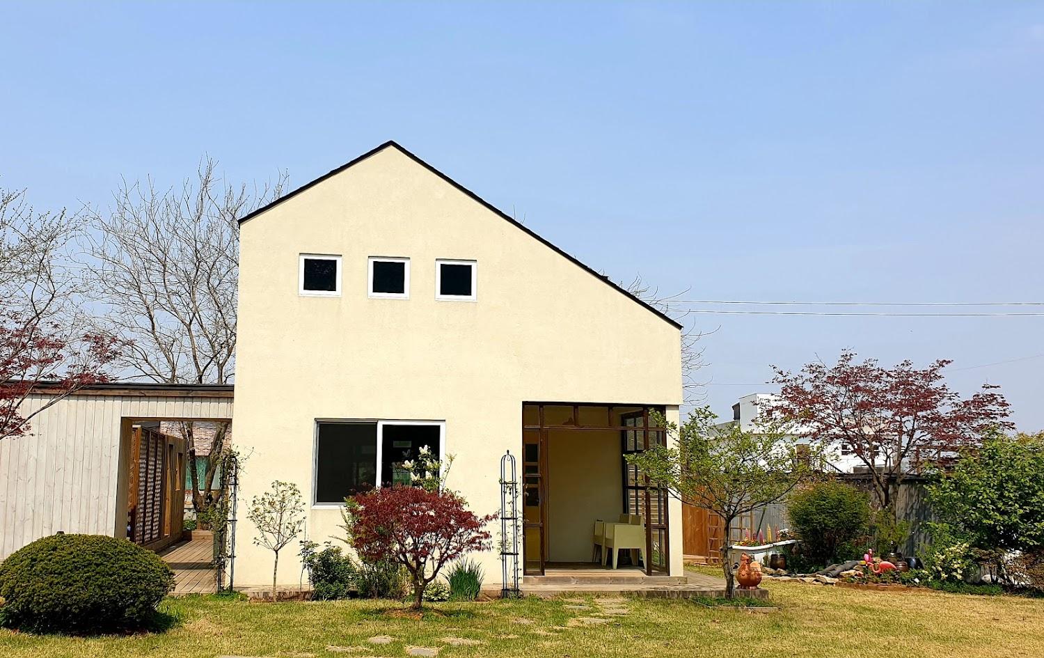Cover Image for 나무와나무펜션