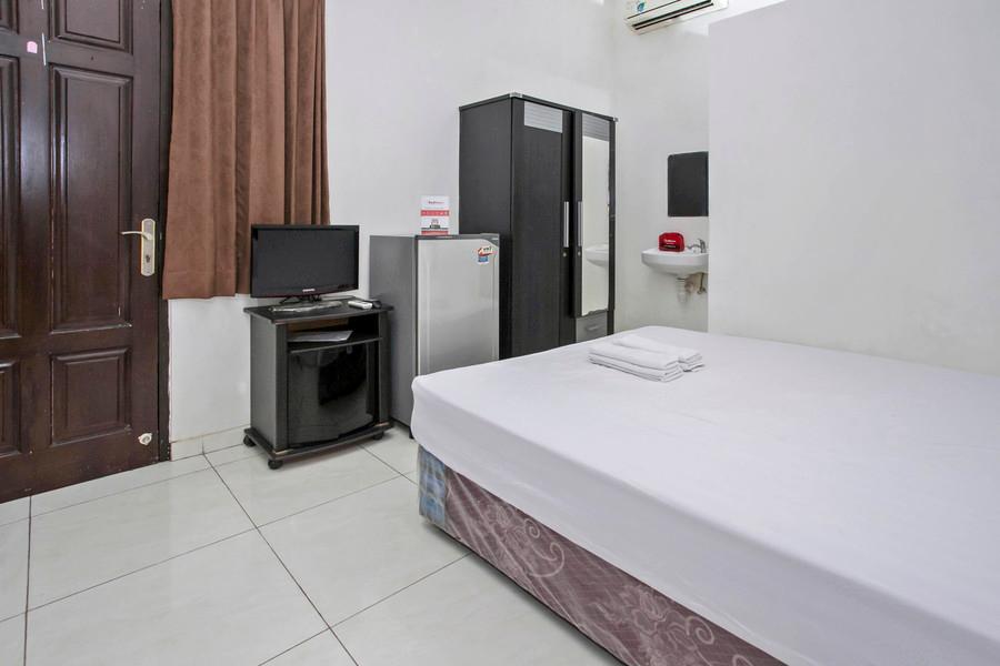 Cover Image for RedDoorz near Kejaksaan Negeri Surabaya
