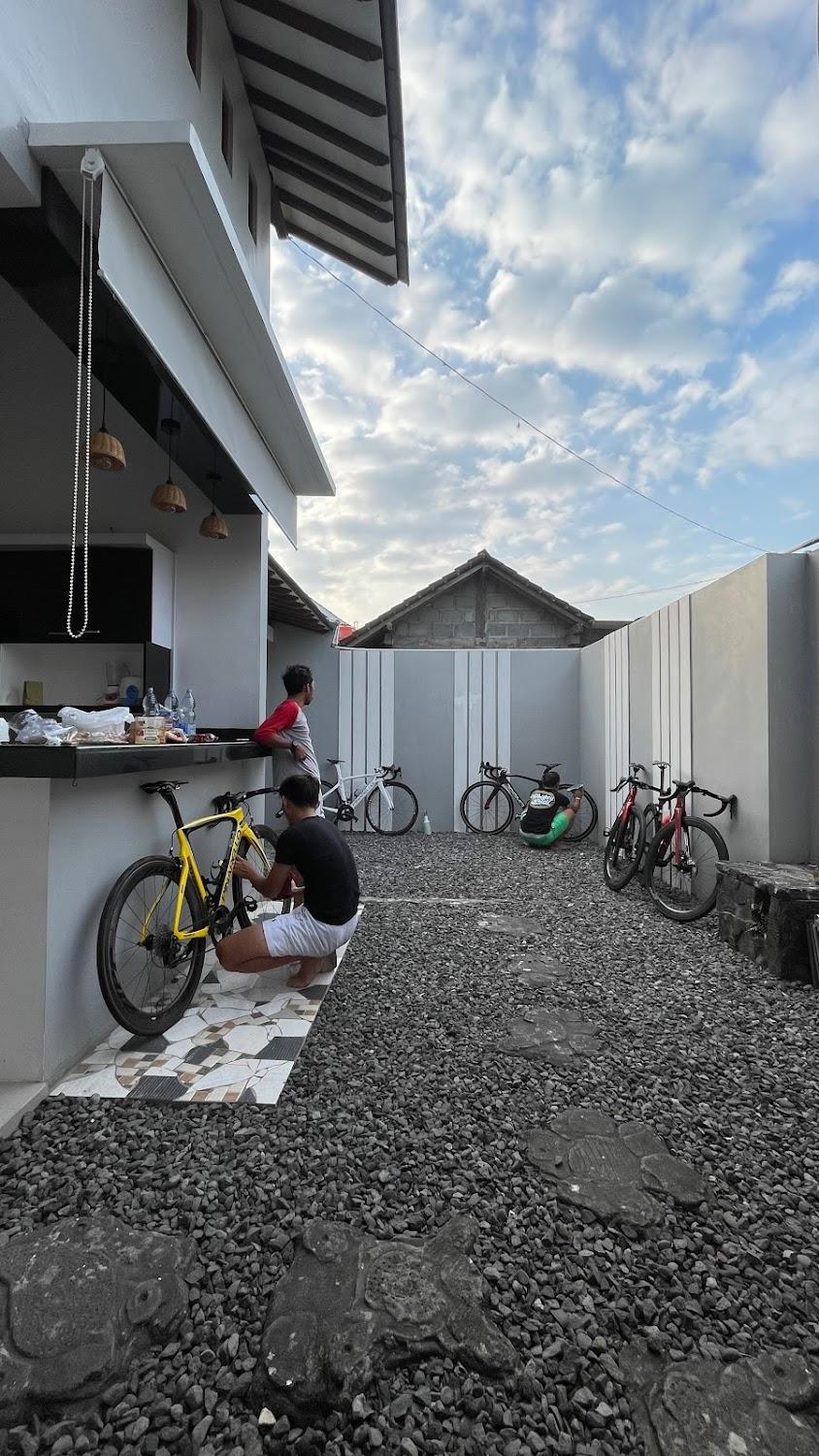 Cover Image for Yosua House