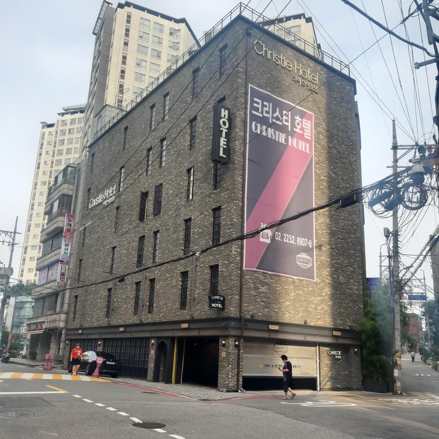 Cover Image for Christie Hotel