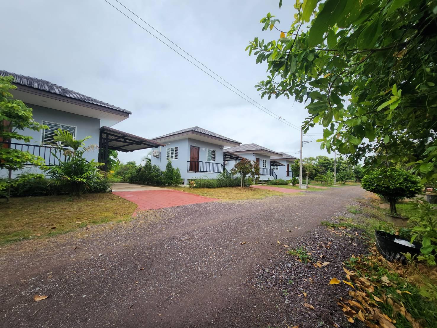 Cover Image for ชลพฤกษ์รีสอร์ทบ้านกร่าง