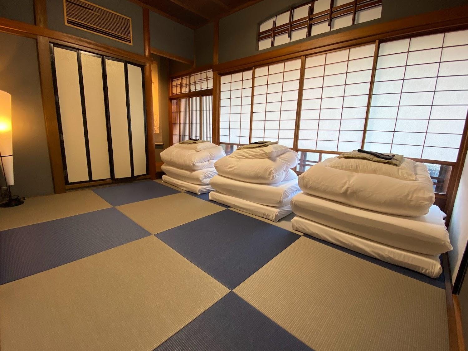 Cover Image for Hikoso-machi Ginnoma Machiya