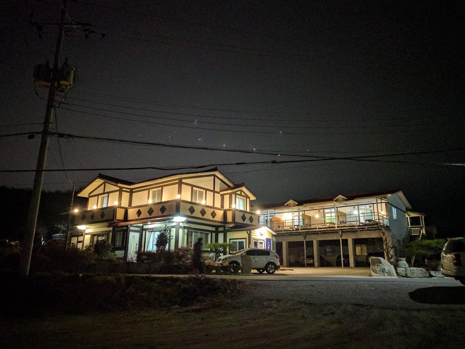 Cover Image for 해돋이펜션