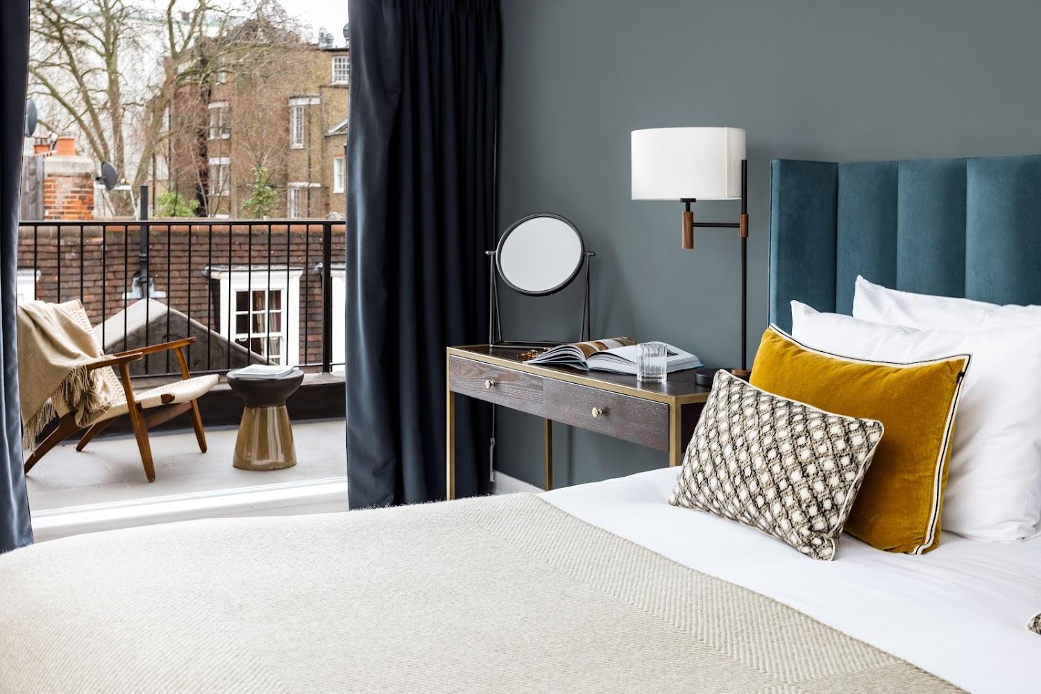 Cover Image for Native Mayfair