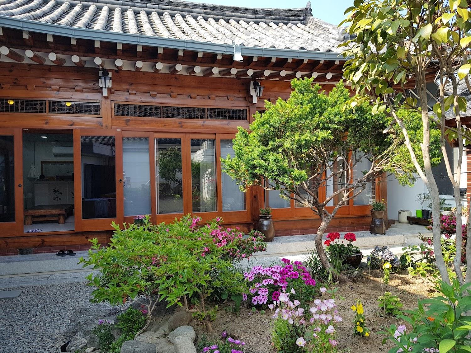 Cover Image for 연이재 한옥게스트