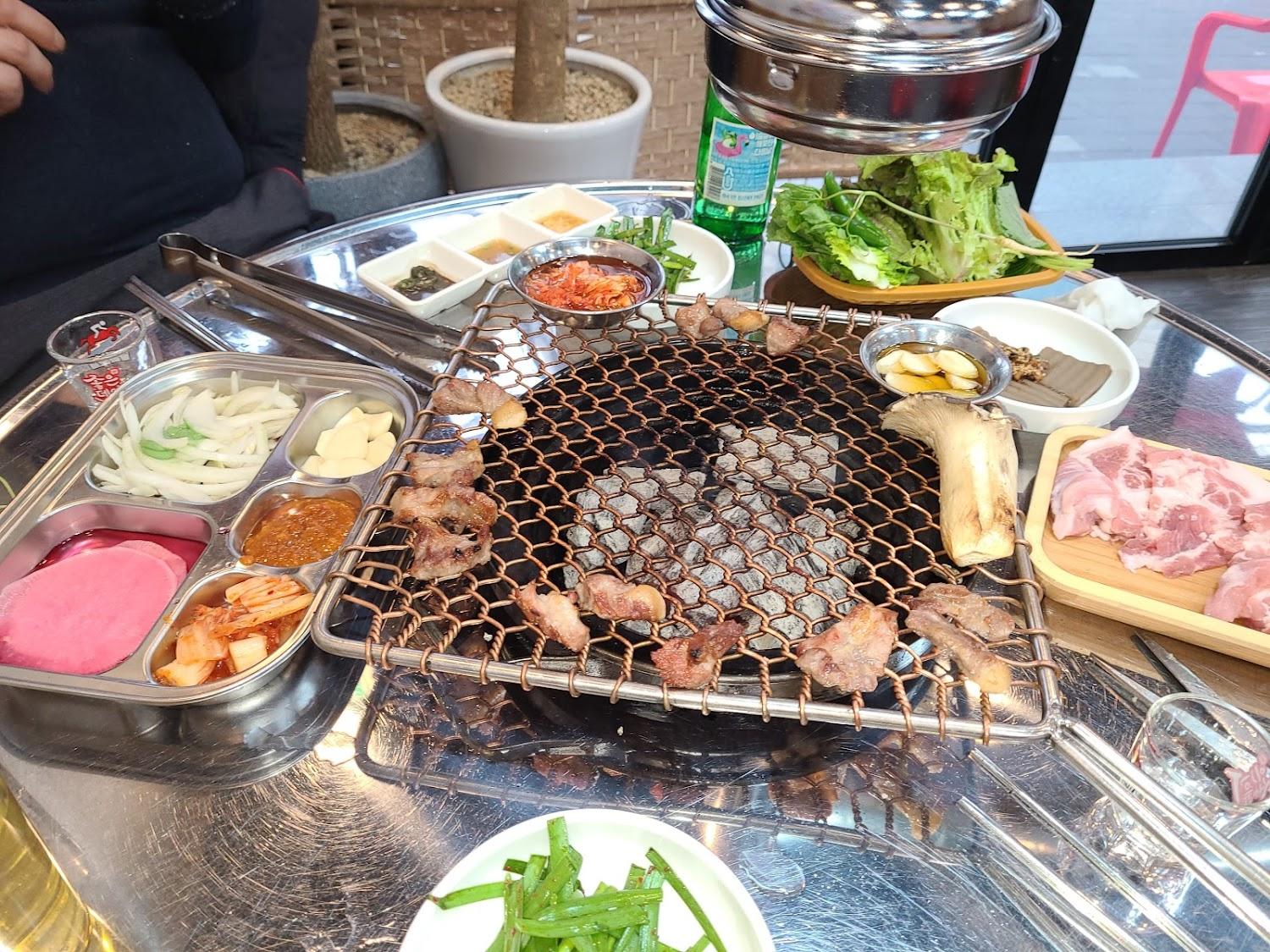 Cover Image for 힐튼모텔