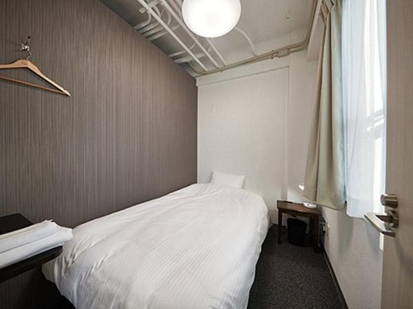 Cover Image for Hotel Wave