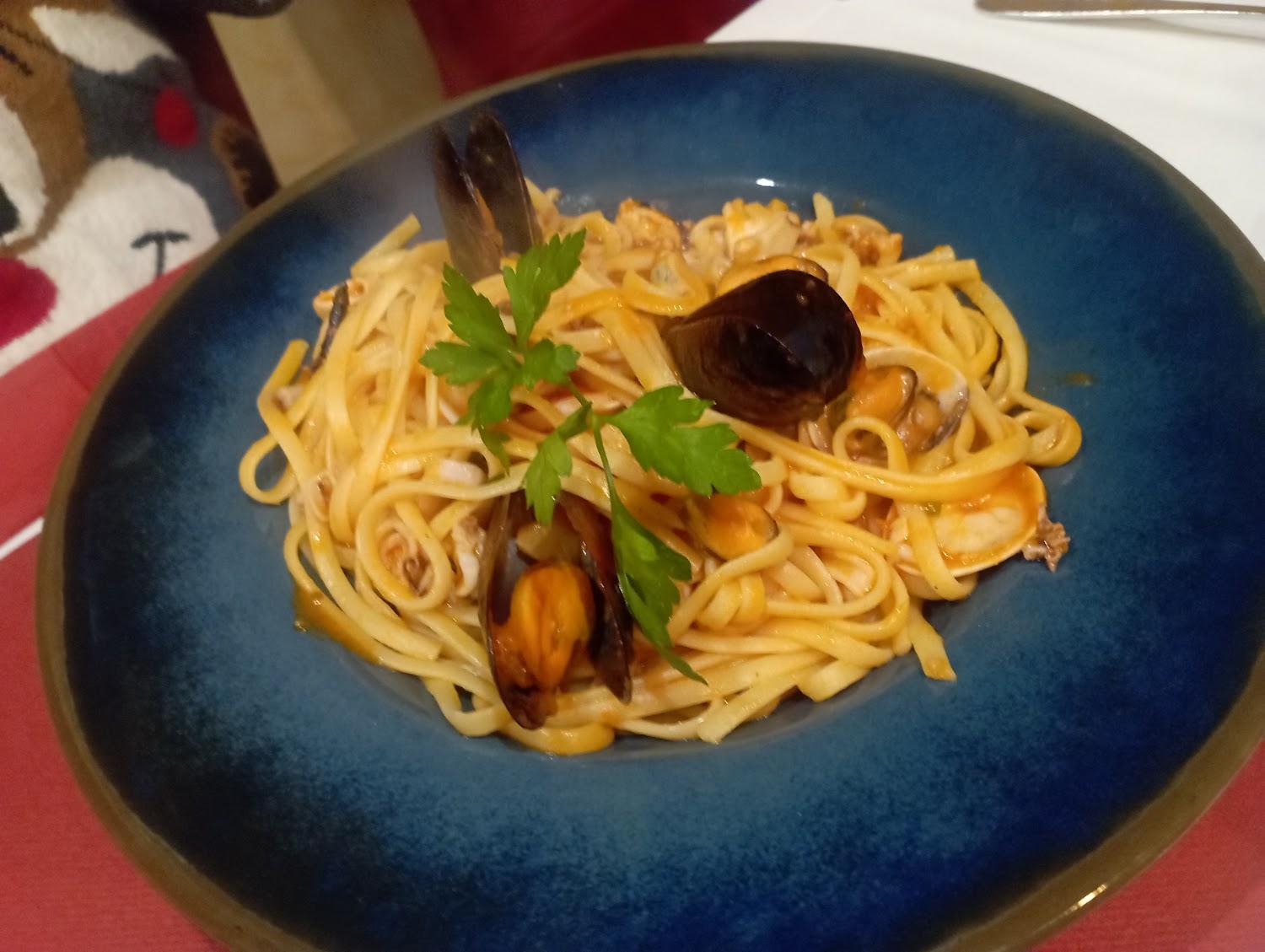 Cover Image for Trattoria Al Dente / Hotel