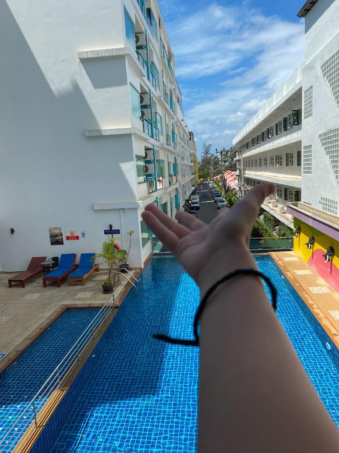 Cover Image for Grand Sunset Hotel