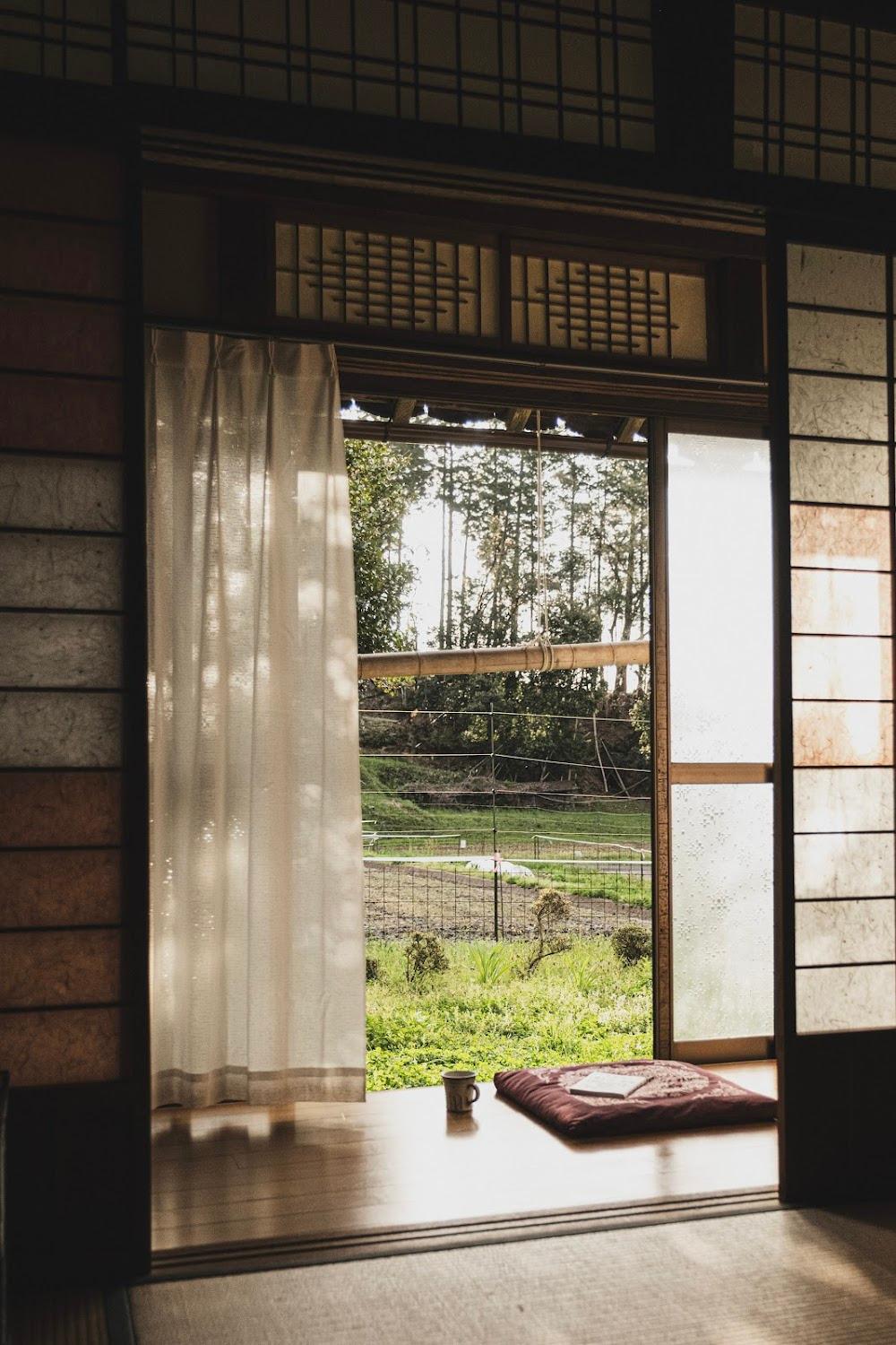 Cover Image for Chabu Dining (ichiju issai no yado)