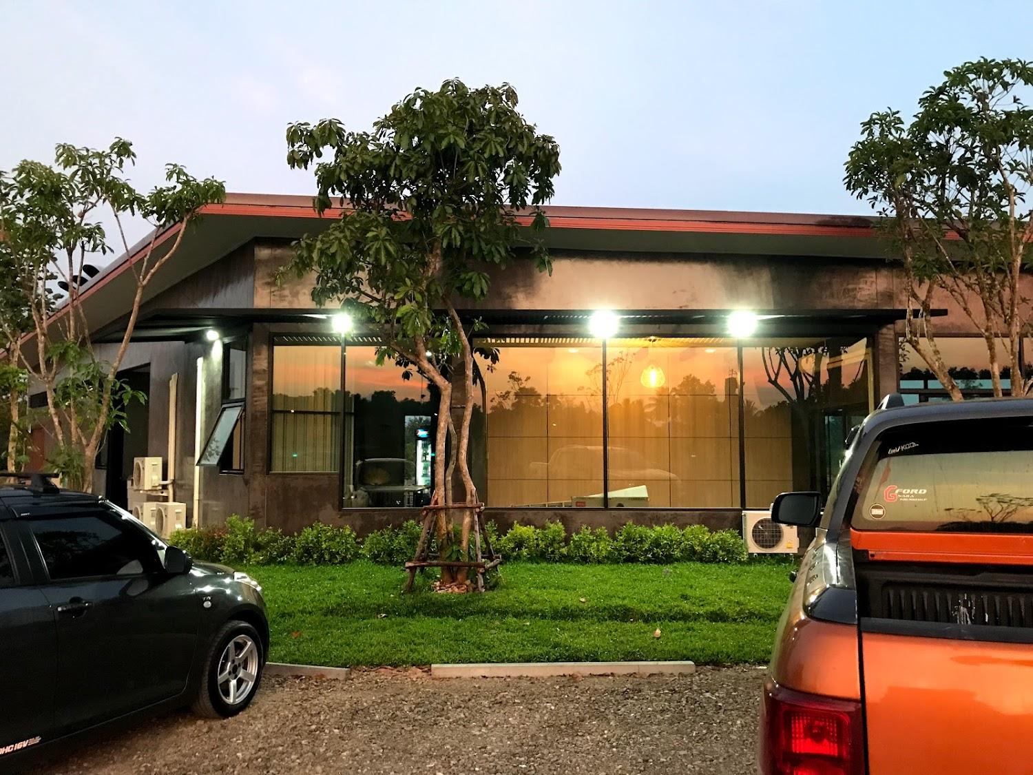 Cover Image for Apple Plus Cafe & Resort