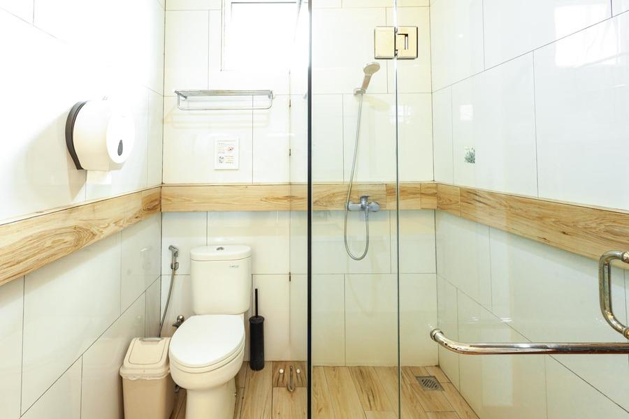 Cover Image for RedDoorz Hostel Syariah near Jalan Krakatau 2