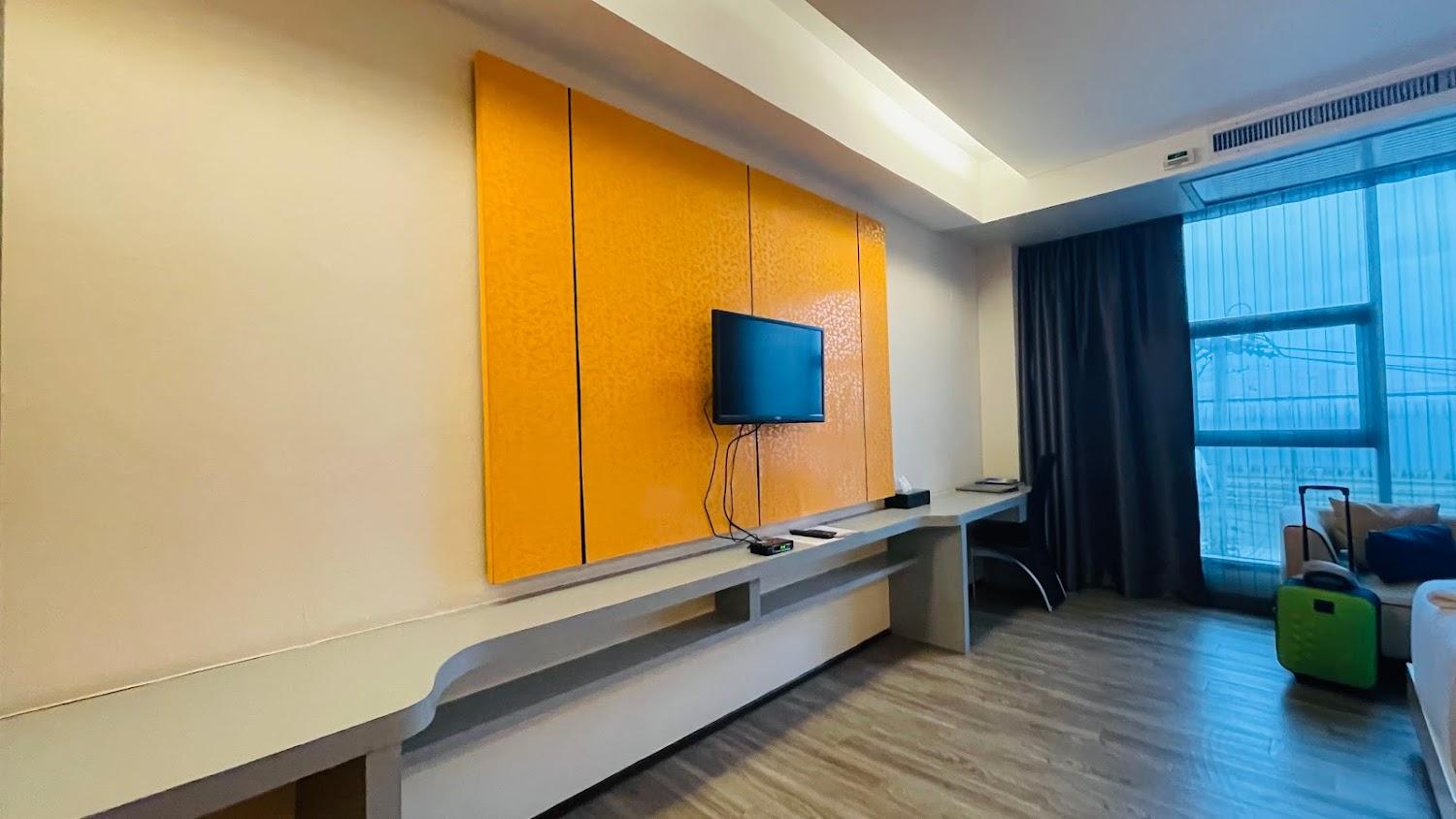 Cover Image for Alvarez Hotel