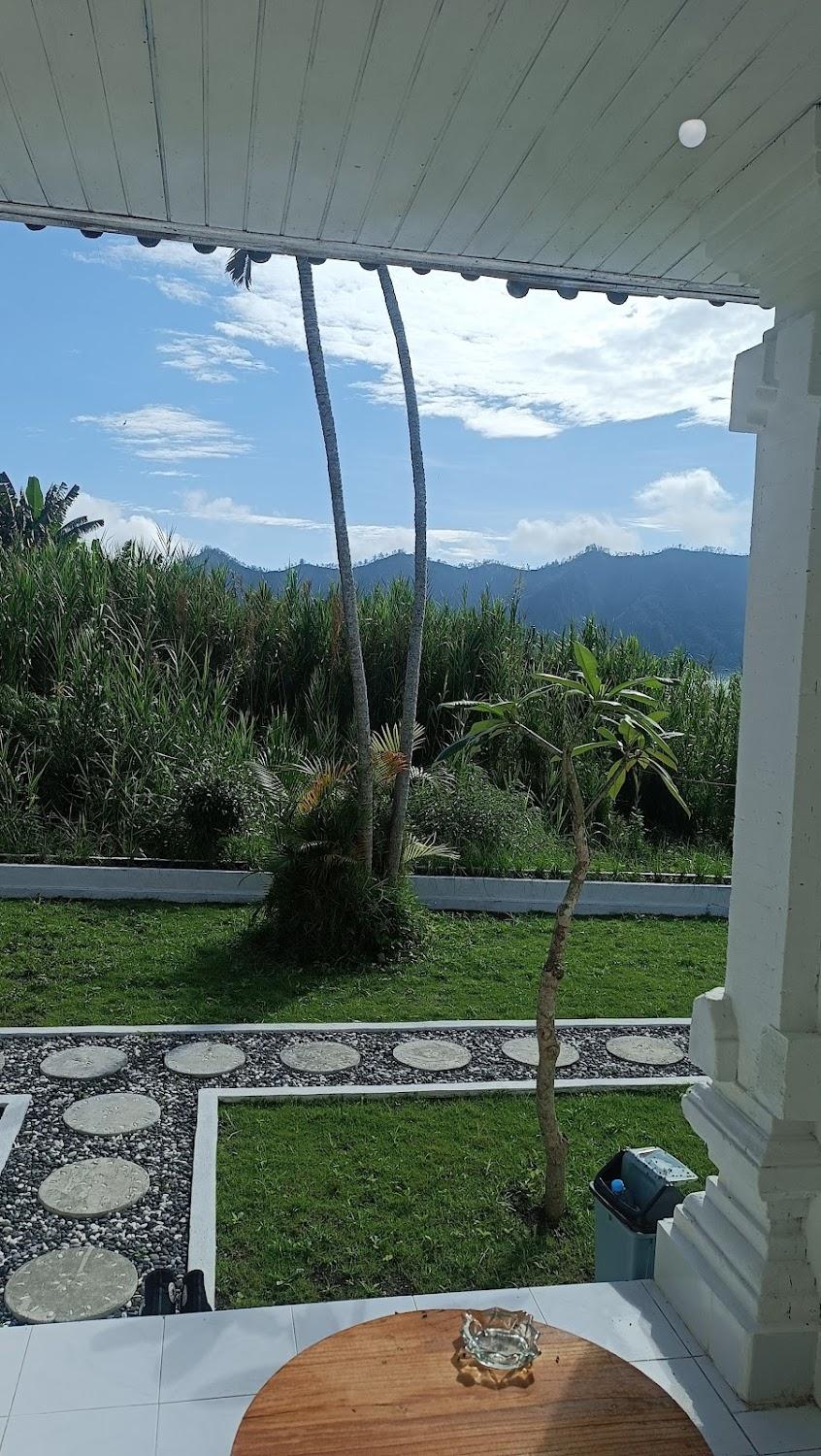 Cover Image for GILL LAKE BATUR