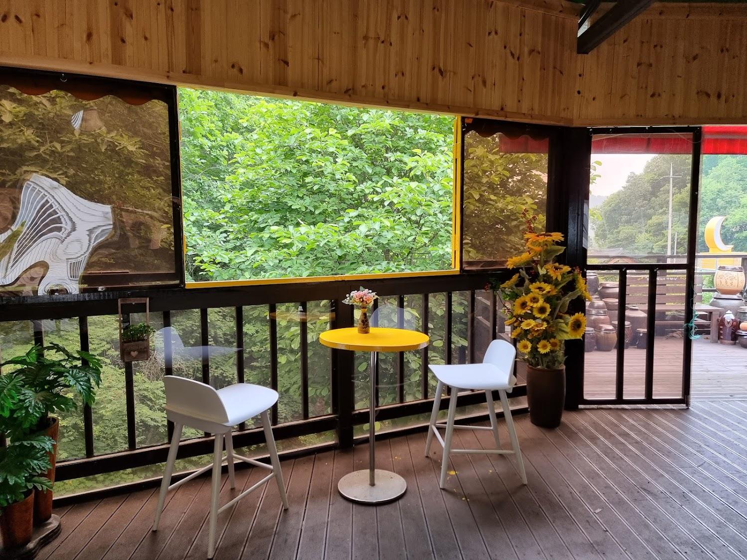 Cover Image for 화천펜션 명지령계곡펜션