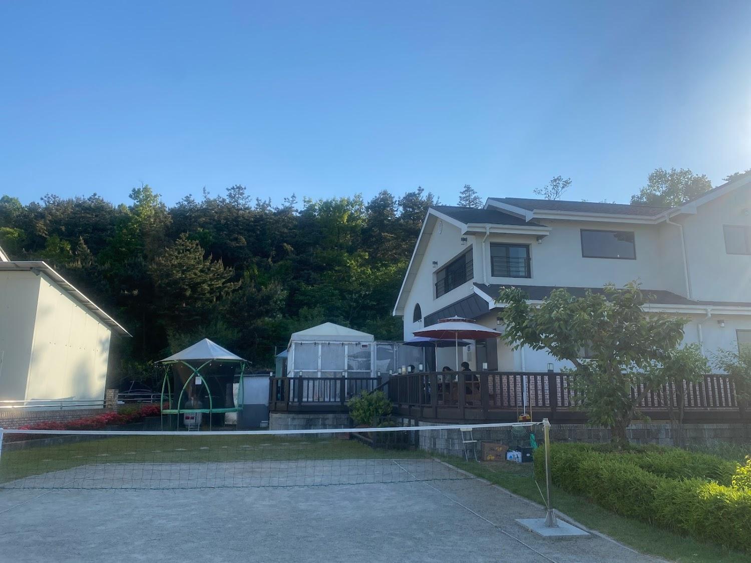 Cover Image for 흰구름펜션