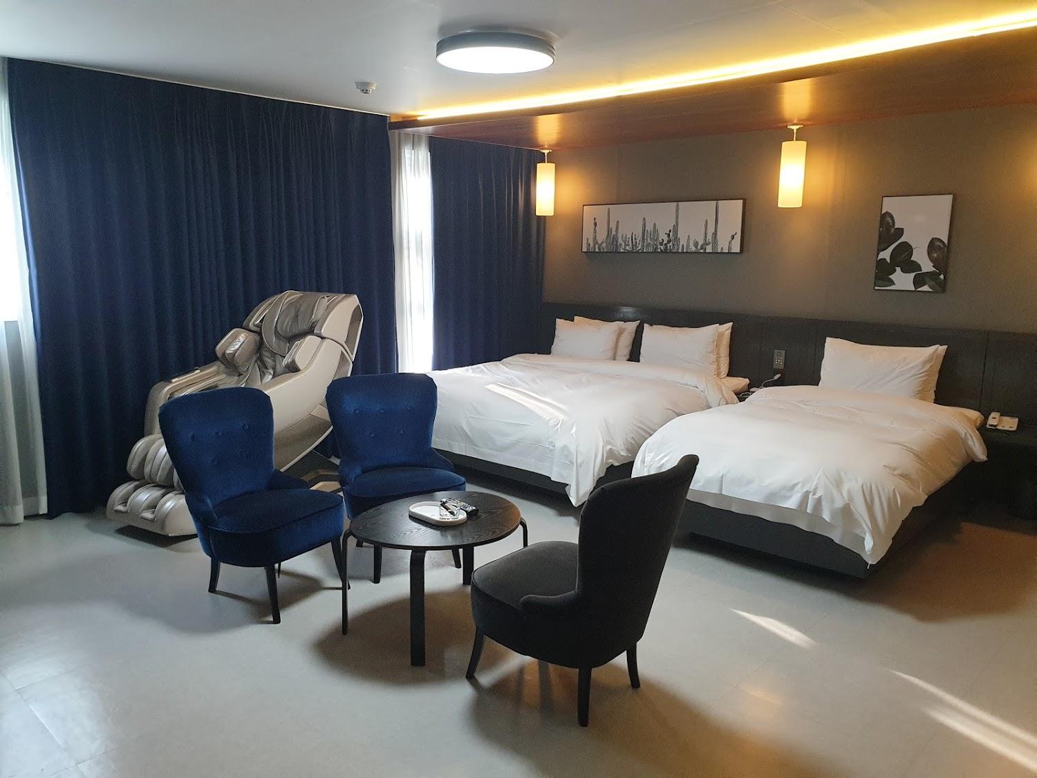 Cover Image for E-stay Hotel