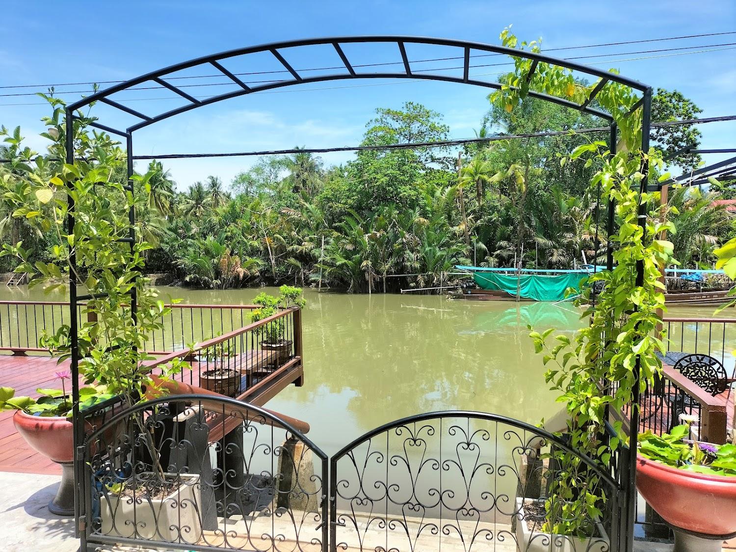 Cover Image for บ้านอ้นโฮมสเตย์ อัมพวา (Baanaon Homestay Amphawa)
