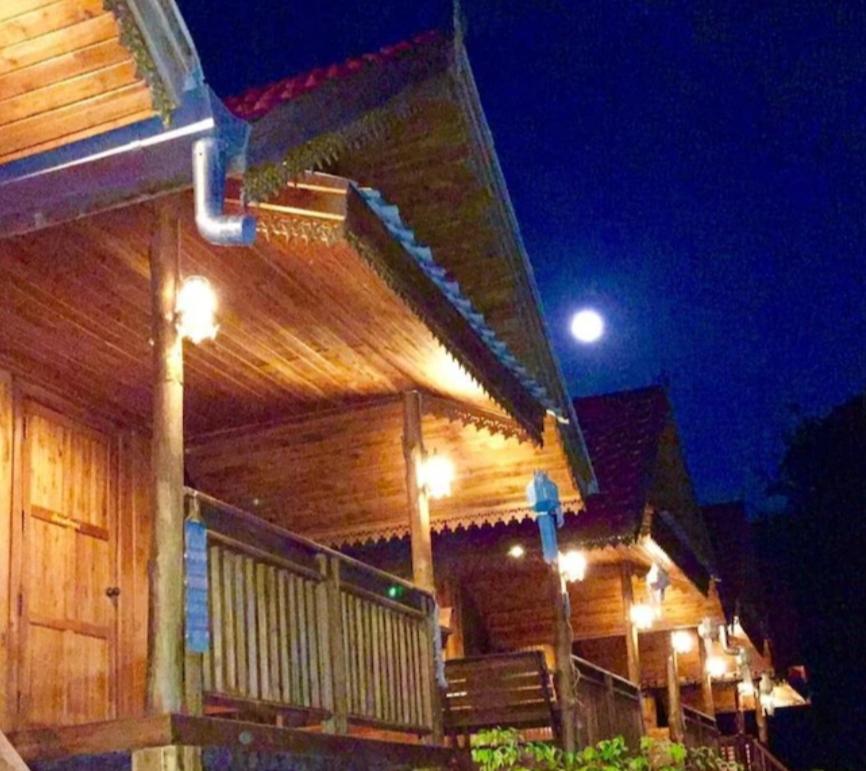Cover Image for ศรีทองรีสอร์ทวังสะพุง