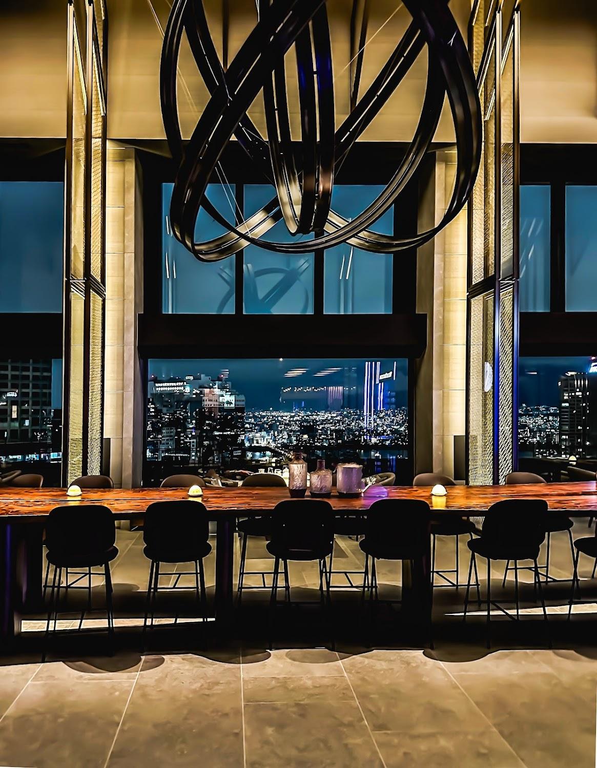 Cover Image for THE OSAKA STATION HOTEL, Autograph Collection