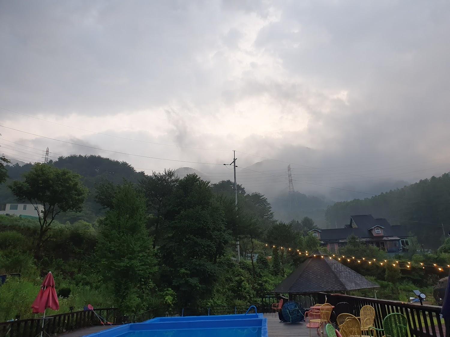 Cover Image for 산음펜션