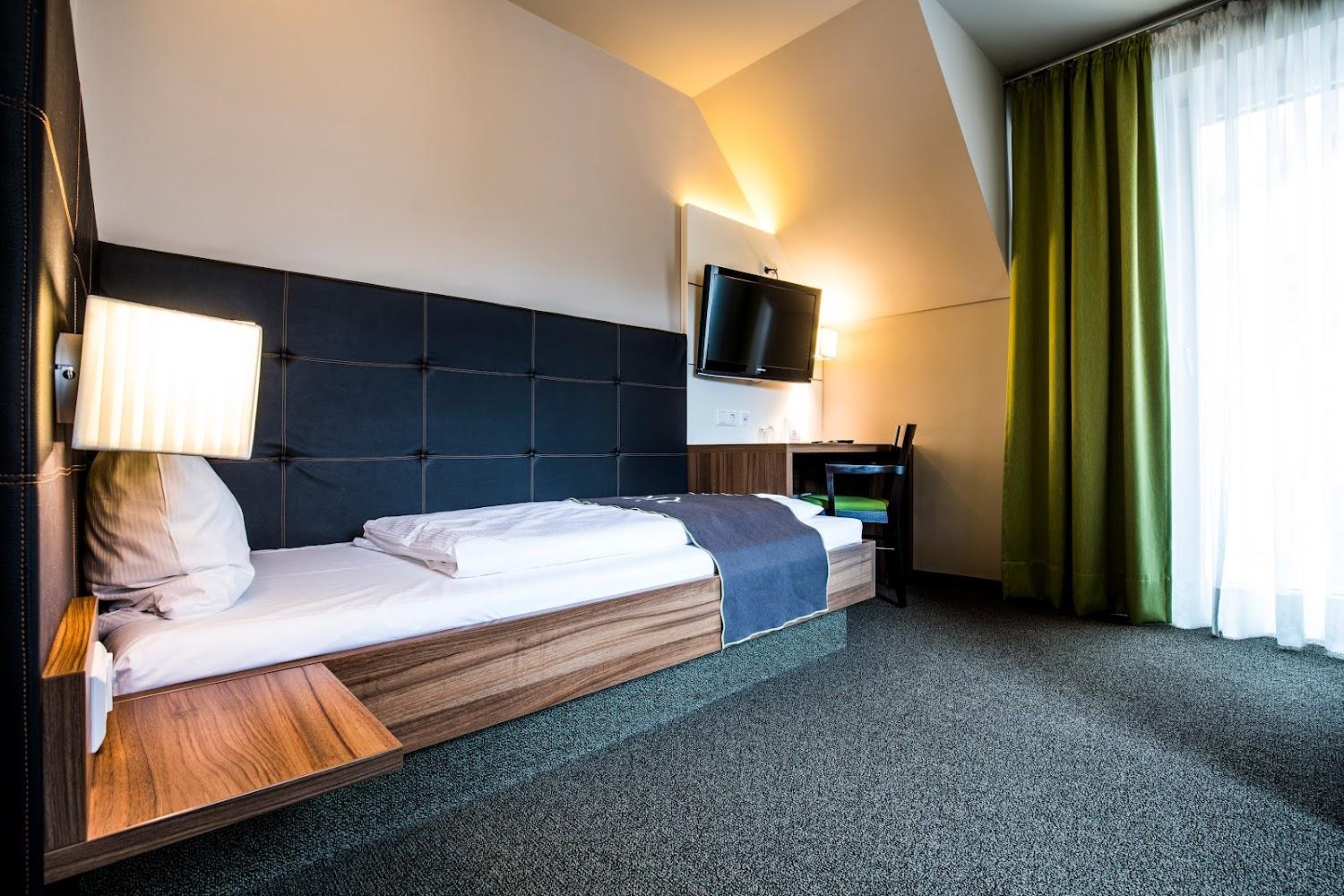 Cover Image for RiKu HOTEL Weißenhorn