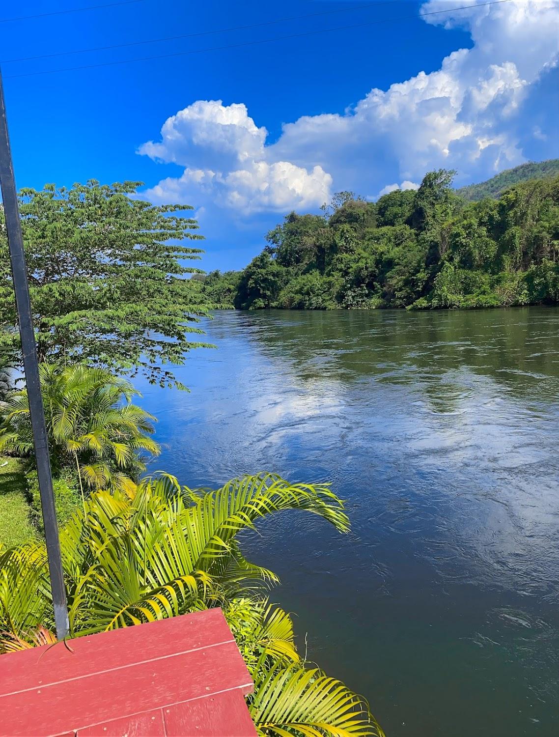 Cover Image for Lak View บ้านพัก ริมน้ำ กาญจนบุรี